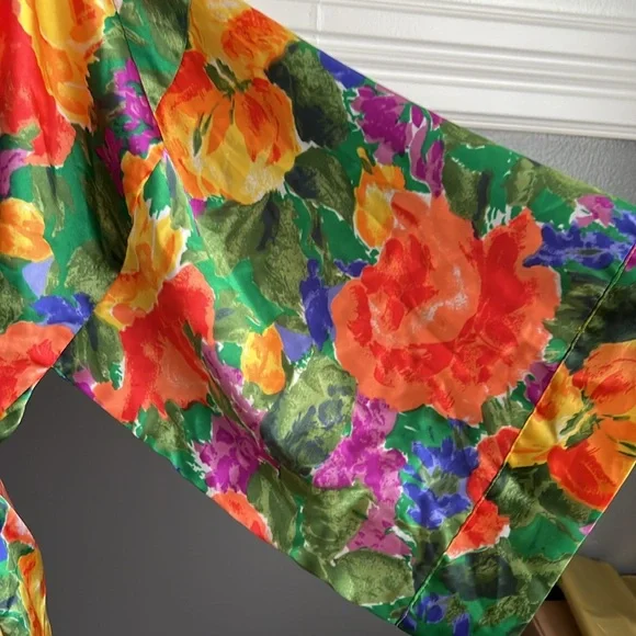 Gold Label Victoria’s Secret Satin Floral Robe - Picture 6 of 15